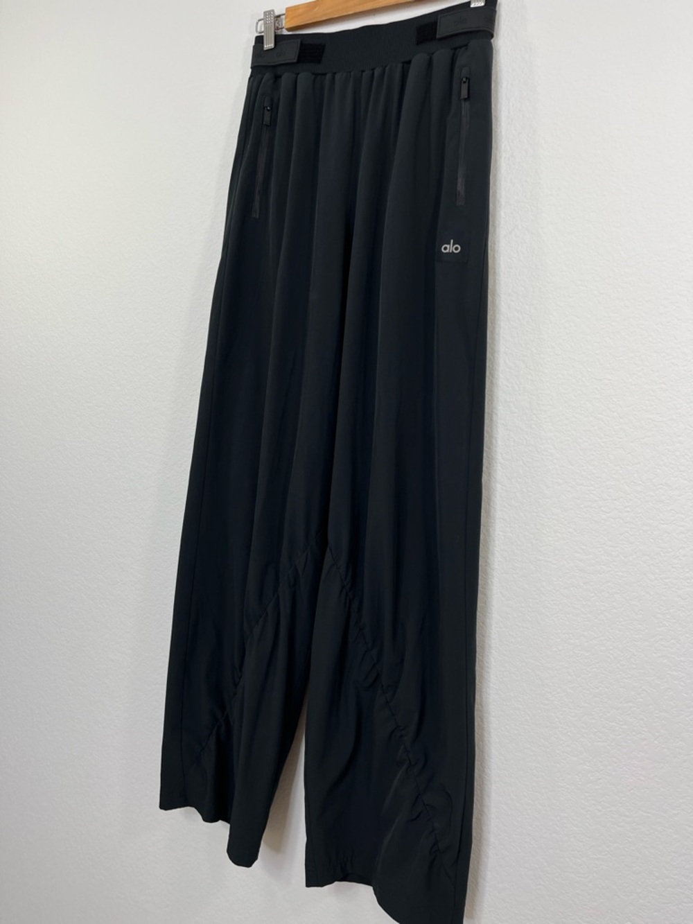 Alo Yoga High-Waist Elevation Trouser Black size S - Picture 3 of 10